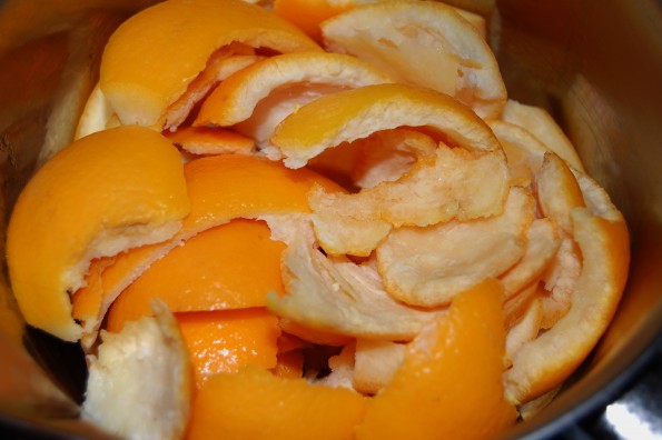 Апельсиновые шкурки