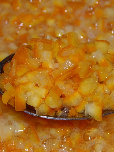 Готовые апельсиновые цукатики